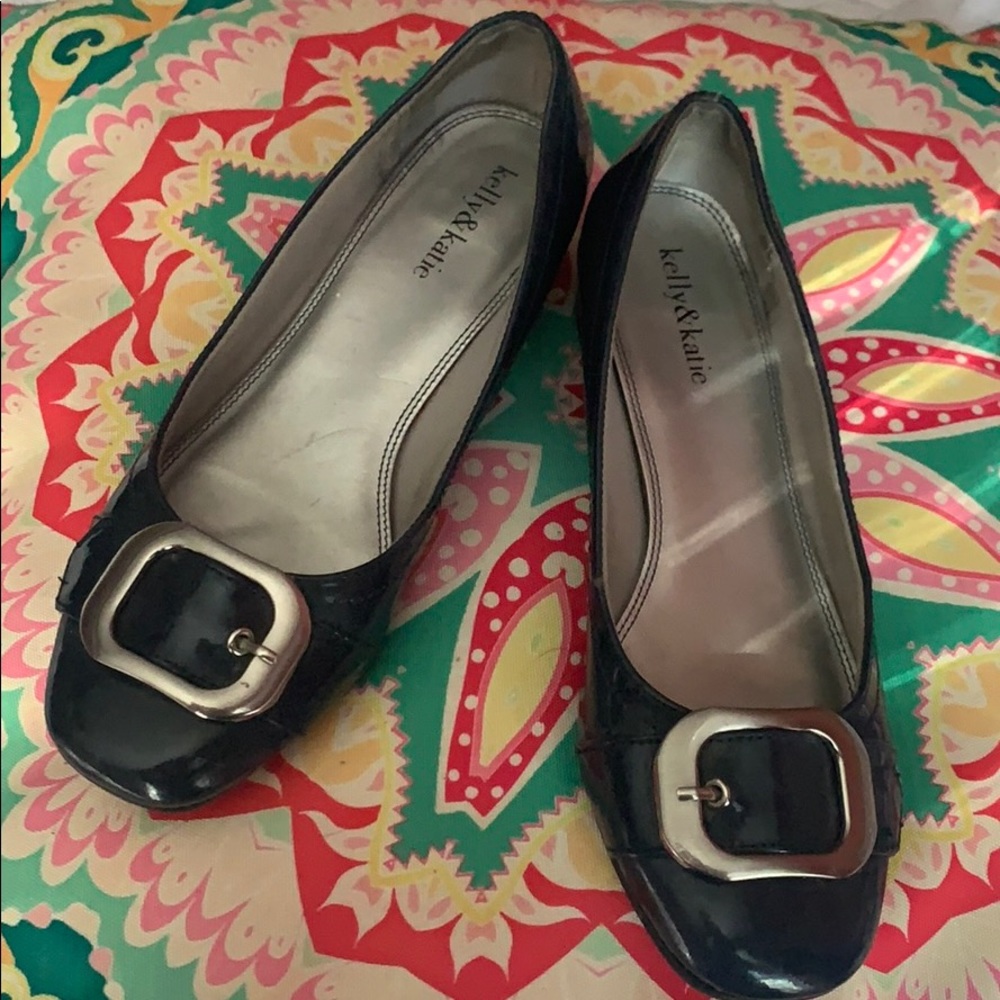 Super cute navy flats by kelly&katie